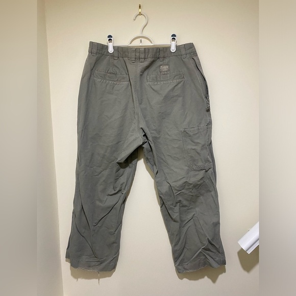 Columbia Dark Khaki Beige Cargo  Pants size 38 lots of pockets concealed pockets - Picture 14 of 16